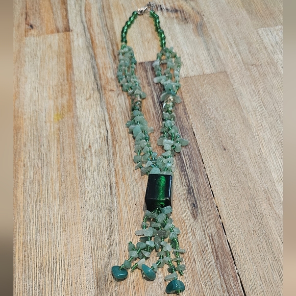 Chinese Natural Triple Strand Jadine/Aventurine Necklace&Andara Crystal Pendant. - Picture 9 of 9